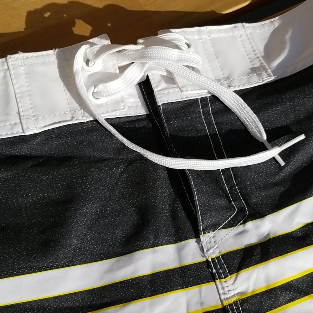 SWIM/BOARD SHORTS - Picture 3 of 9